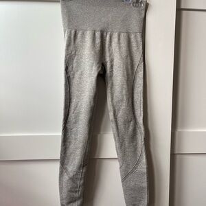 Aesthetic Wolf Gray Leggings High-Waisted Stretchy Bottoms